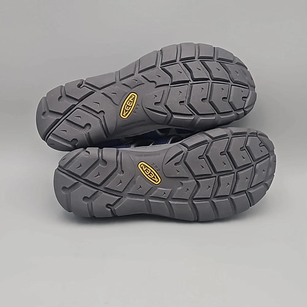 Keen Sandals Kid size 4 blue hiking sandals
